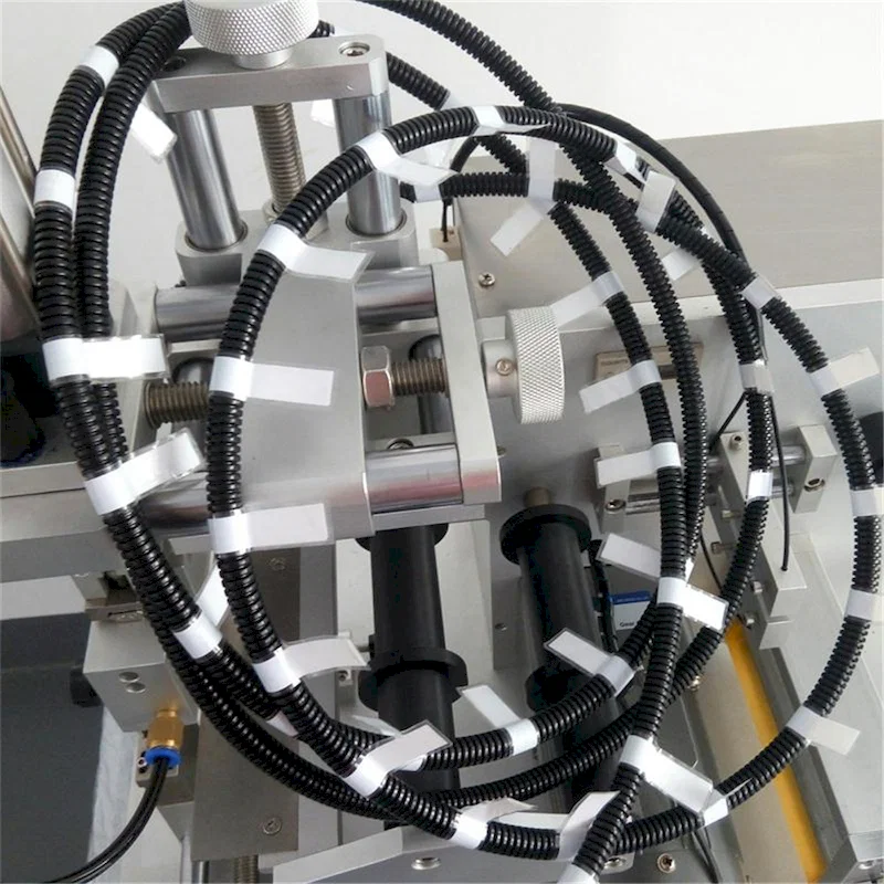 不干胶贴标机， 标签折页机